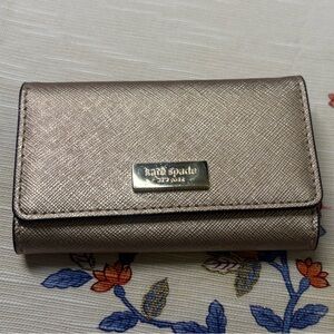 Kate Spade New York Rose Gold SaffIano Leather 6-key Holder Wallet Pouch likeNEW